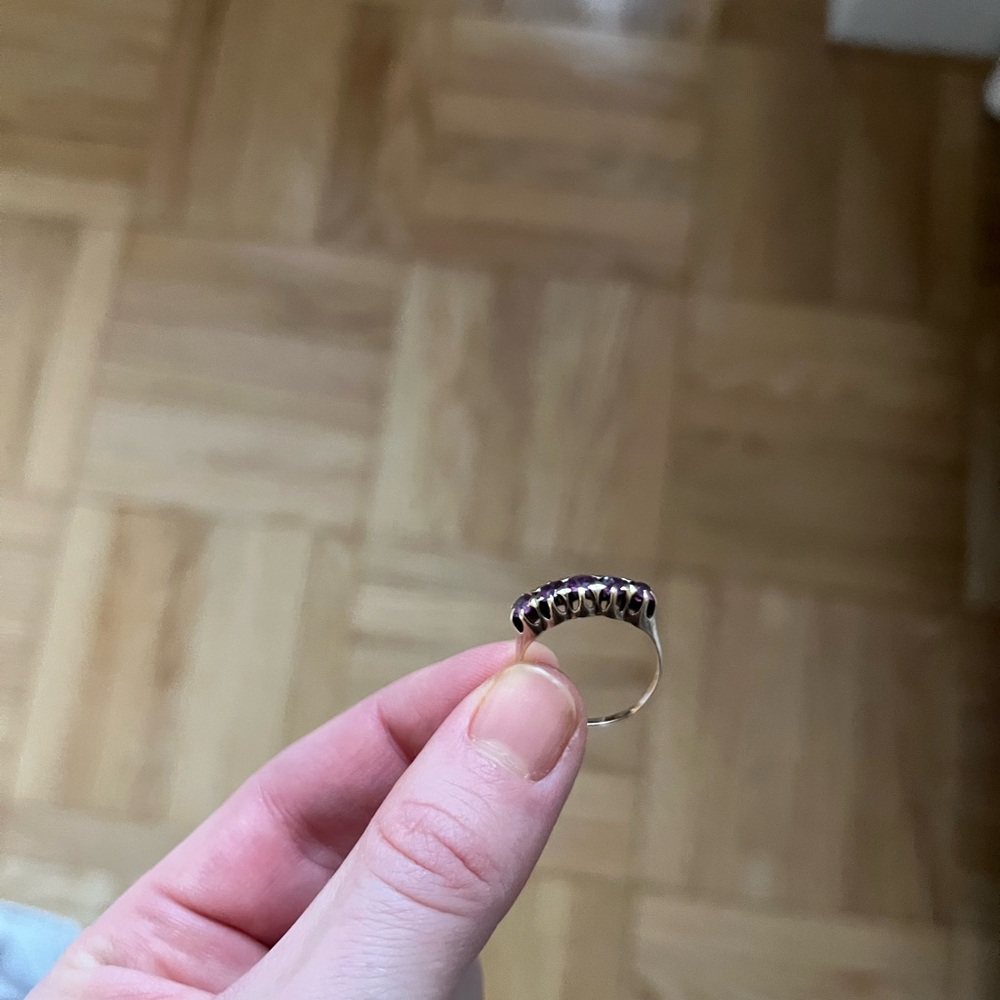 Gold Ring with Purple Stones - Picture 5 of 6